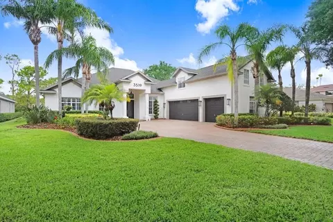 3519 Old Course Ln, Valrico, FL 33596