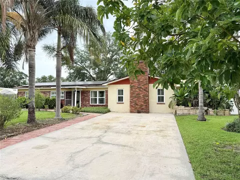 2523 Krueger Ln, Tampa, FL 33618