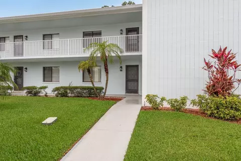 210 Martha Ln #210, Oldsmar, FL 34677