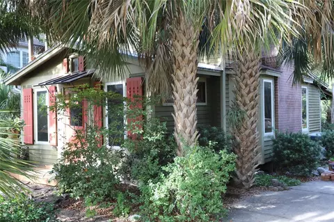 272 Orange St #A-B, Palm Harbor, FL 34683