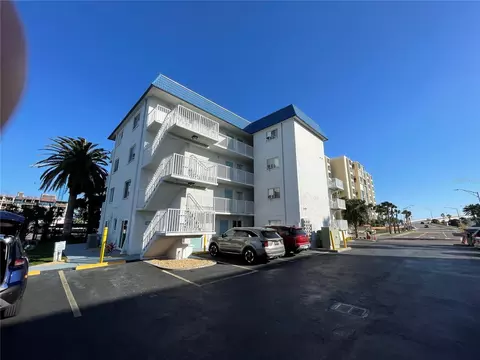 800 Bayway Blvd #14, Clearwater Beach, FL 33767