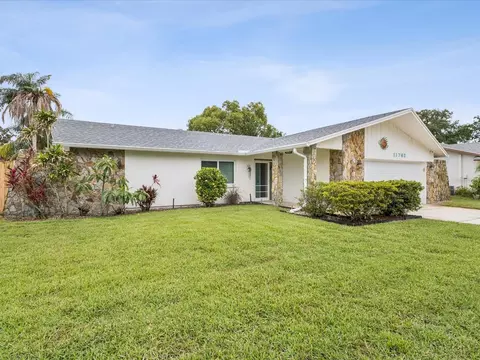 11762 Barb Ct, Seminole, FL 33778
