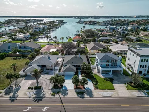 2801 Gulf Blvd, Belleair Beach, FL 33786