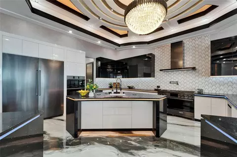 Kitchen - 6526 Surfside Blvd, Apollo Beach, FL 33572 photo 3 of 9