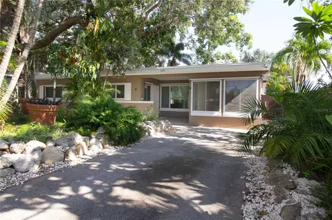 10126 66th Ave, Seminole, FL 33772