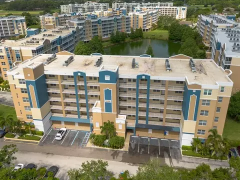 960 Starkey Rd #2103, Largo, FL 33771