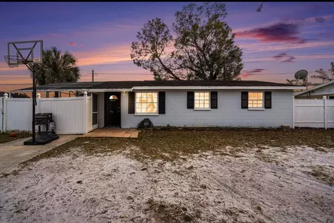 8401 Pinewood St, Tampa, FL 33615