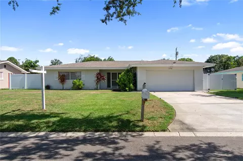 13898 Jamaica Dr, Seminole, FL 33776