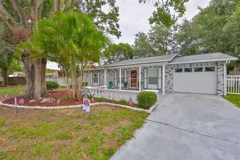 215 Claire Dr, Seffner, FL 33584