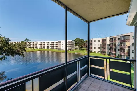 6190 80th St N #310, Saint Petersburg, FL 33709