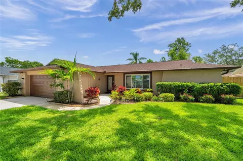 11245 Bella Loma Dr, Largo, FL 33774