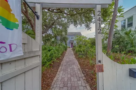2412 Burlington Ave N, Saint Petersburg, FL 33713