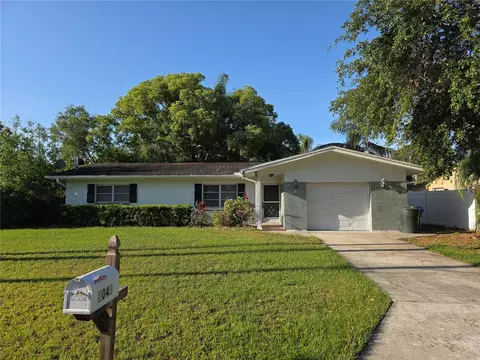 2045 Summit Dr, Dunedin, FL 34698
