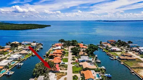 2053 Iowa Ave NE, Saint Petersburg, FL 33703