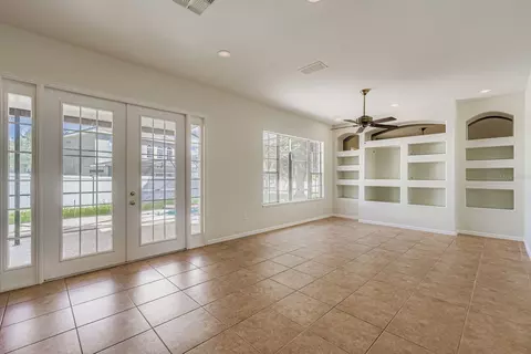 Living - 528 Herring Gull Ct, Ocoee, FL 34761 photo 5 of 8