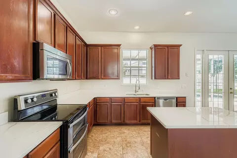 Kitchen - 528 Herring Gull Ct, Ocoee, FL 34761 photo 1 of 2