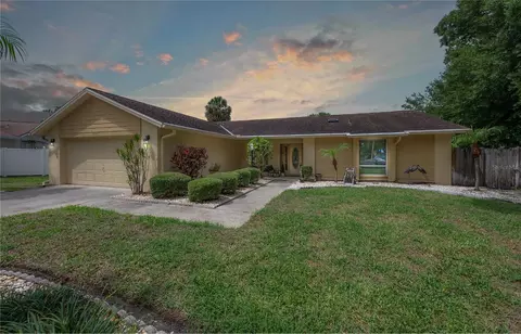 7902 Heather Ct, Tampa, FL 33634