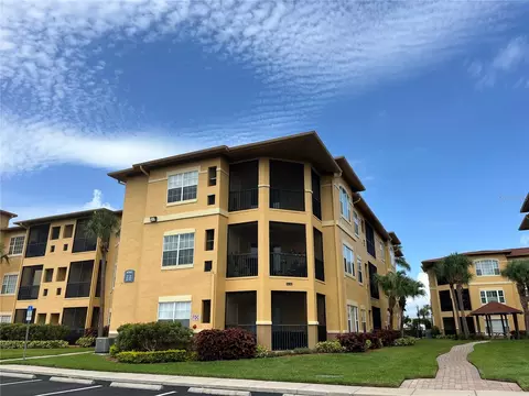 4305 Bayside Village Dr #301, Tampa, FL 33615