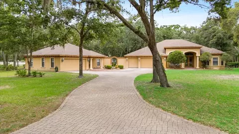 16608 Livingston Ave, Lutz, FL 33559