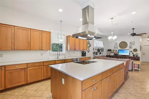 Kitchen - 1803 143rd Ct E, Bradenton, FL 34212 photo 2 of 5