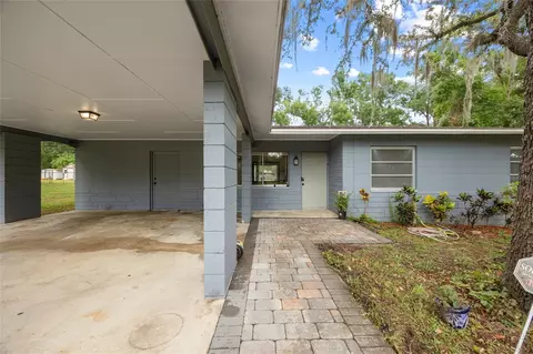 12412 Lakeview Dr, Dade City, FL 33525