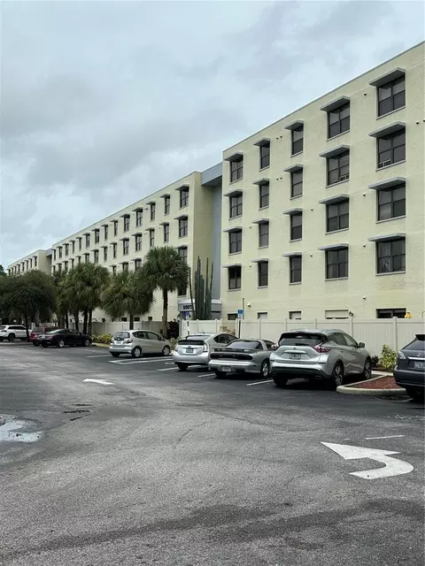 701 S Madison Ave #410, Clearwater, FL 33756