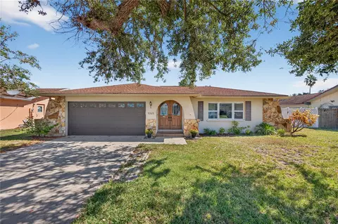 9309 120th St, Seminole, FL 33772