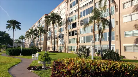 1847 Shore Dr S #415, South Pasadena, FL 33707
