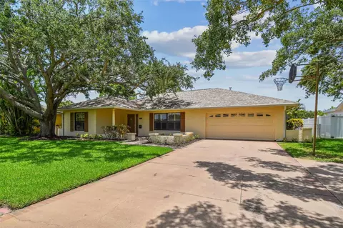1443 54th Ave NE, Saint Petersburg, FL 33703