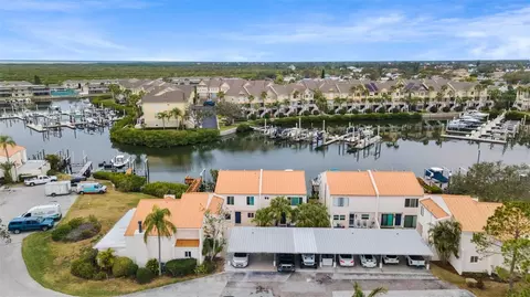 4214 Harbor House Dr, Tampa, FL 33615