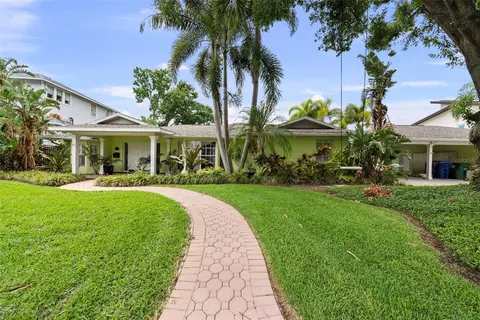 648 Geneva Pl, Tampa, FL 33606
