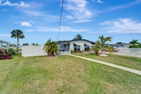 551 Lindley Ter, Port Charlotte, FL 33952