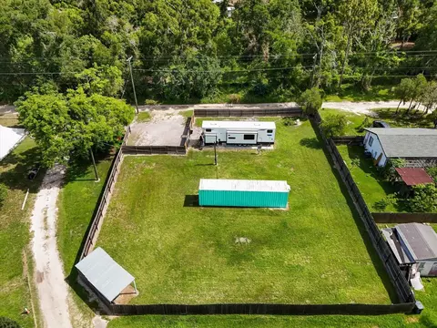 322 Canning Plant Rd, Seffner, FL 33584