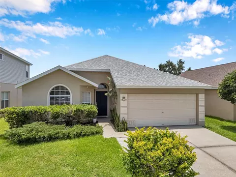 899 Addison Dr NE, Saint Petersburg, FL 33716
