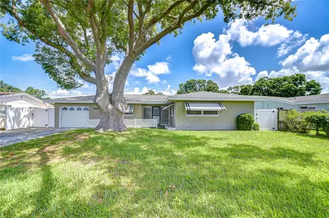12033 82nd Ave, Seminole, FL 33772