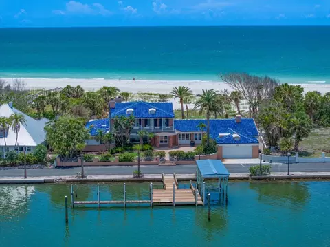 1114 Mandalay Pt, Clearwater Beach, FL 33767