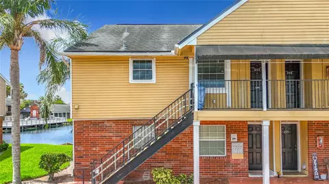 200 Country Club Dr #202, Largo, FL 33771