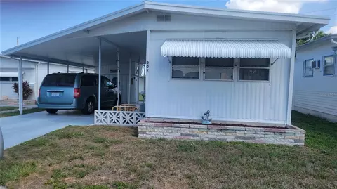 207 52nd Avenue Plz W, Bradenton, FL 34207