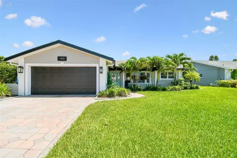 1432 50th Ave NE, Saint Petersburg, FL 33703