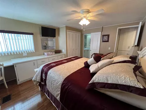 36 Thatch Palm St E, Largo, FL 33770 photo 20