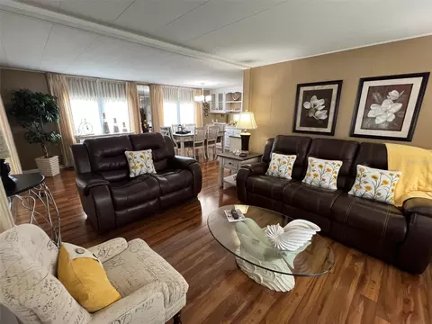 36 Thatch Palm St E, Largo, FL 33770 photo 14