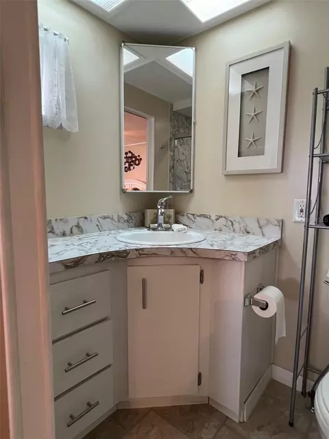 36 Thatch Palm St E, Largo, FL 33770 photo 21