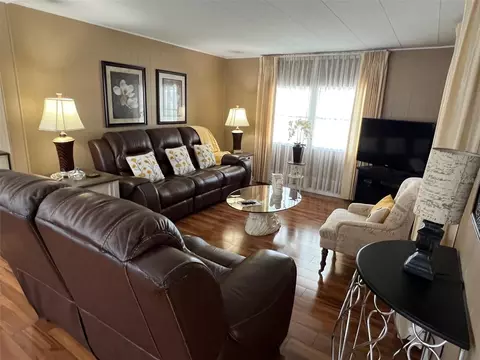 36 Thatch Palm St E, Largo, FL 33770 photo 12