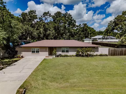 6909 Farris Dr, Lakeland, FL 33811