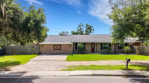 915 S Miller Rd, Valrico, FL 33594