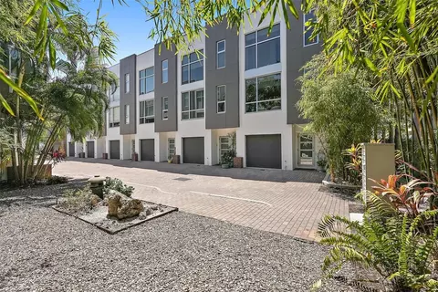 325 5th Ave S #9, Saint Petersburg, FL 33701