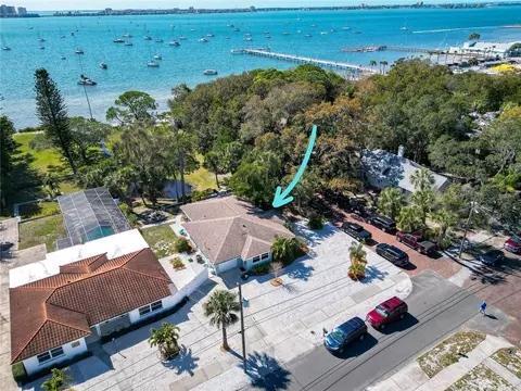 5240 31st Ave S, Gulfport, FL 33707