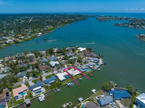 4545 Clearwater Harbor Dr N, Largo, FL 33770