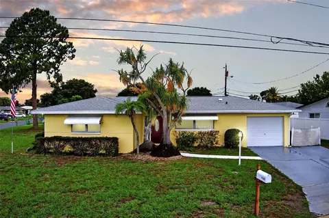 9120 108th St, Seminole, FL 33772