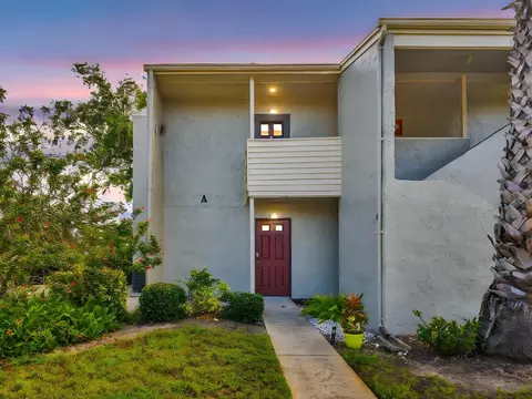 401 Windrush Bay Dr, Tarpon Springs, FL 34689